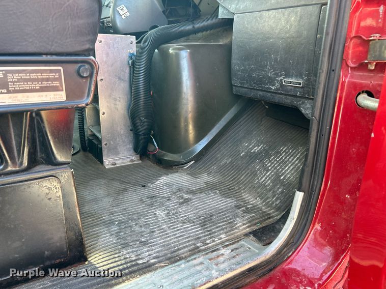 image for item EK2755 1989 Ford L8000 tank truck