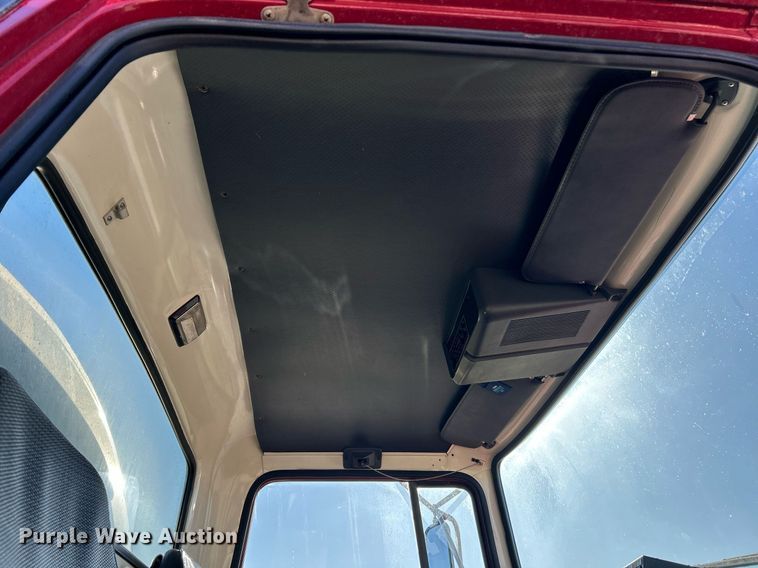 image for item EK2755 1989 Ford L8000 tank truck