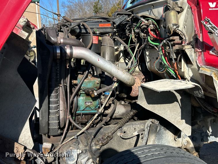 image for item EK2755 1989 Ford L8000 tank truck