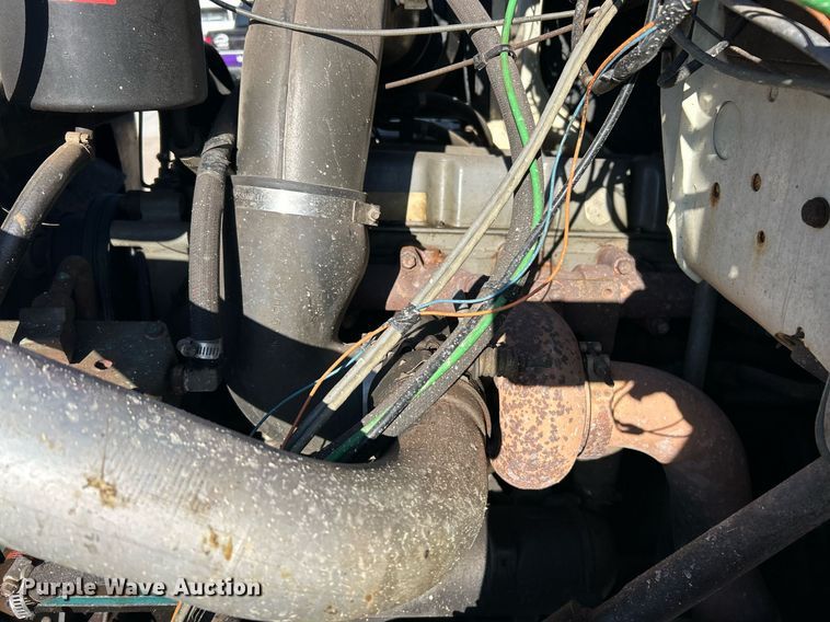 image for item EK2755 1989 Ford L8000 tank truck