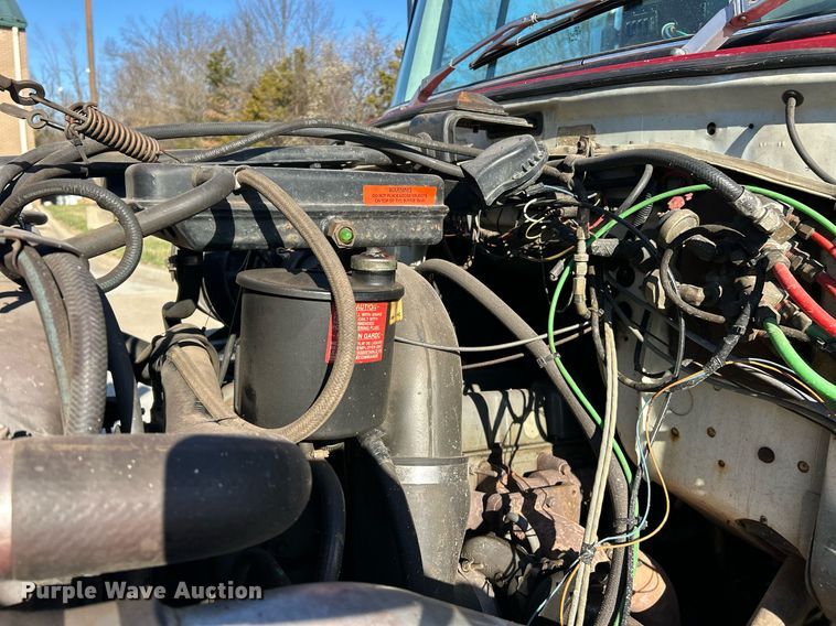 image for item EK2755 1989 Ford L8000 tank truck