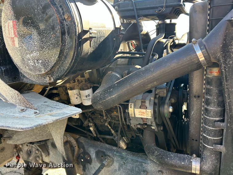 image for item EK2755 1989 Ford L8000 tank truck