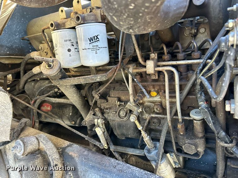 image for item EK2755 1989 Ford L8000 tank truck