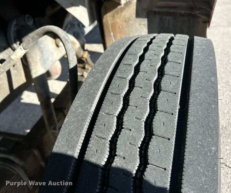 image for item EK2755 1989 Ford L8000 tank truck