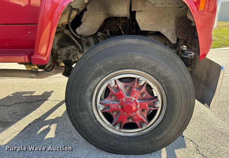 image for item EK2755 1989 Ford L8000 tank truck