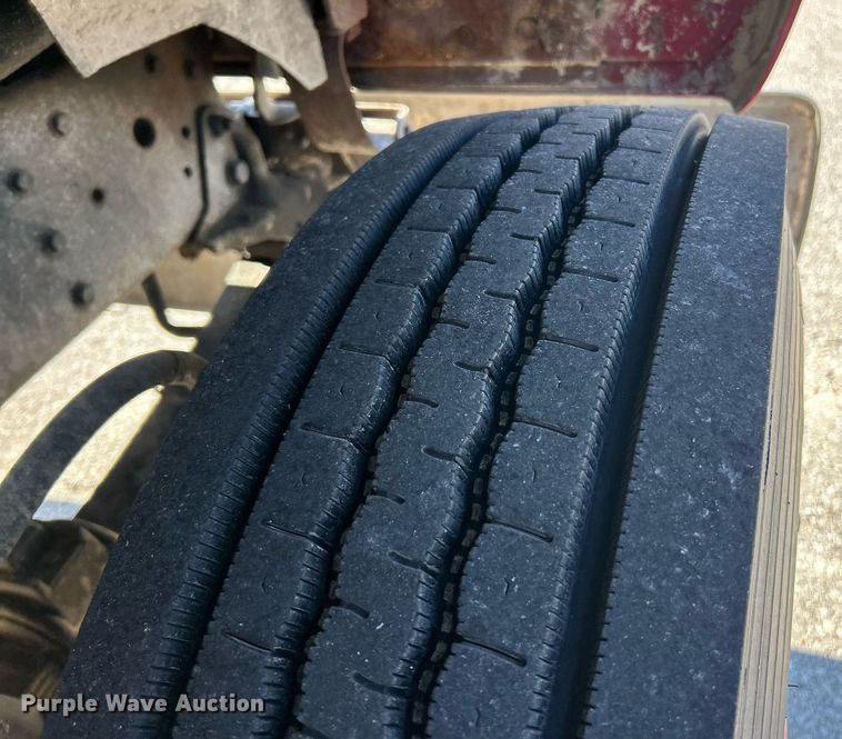 image for item EK2755 1989 Ford L8000 tank truck