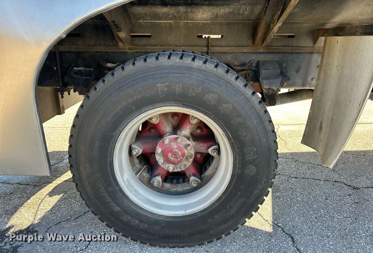 image for item EK2755 1989 Ford L8000 tank truck