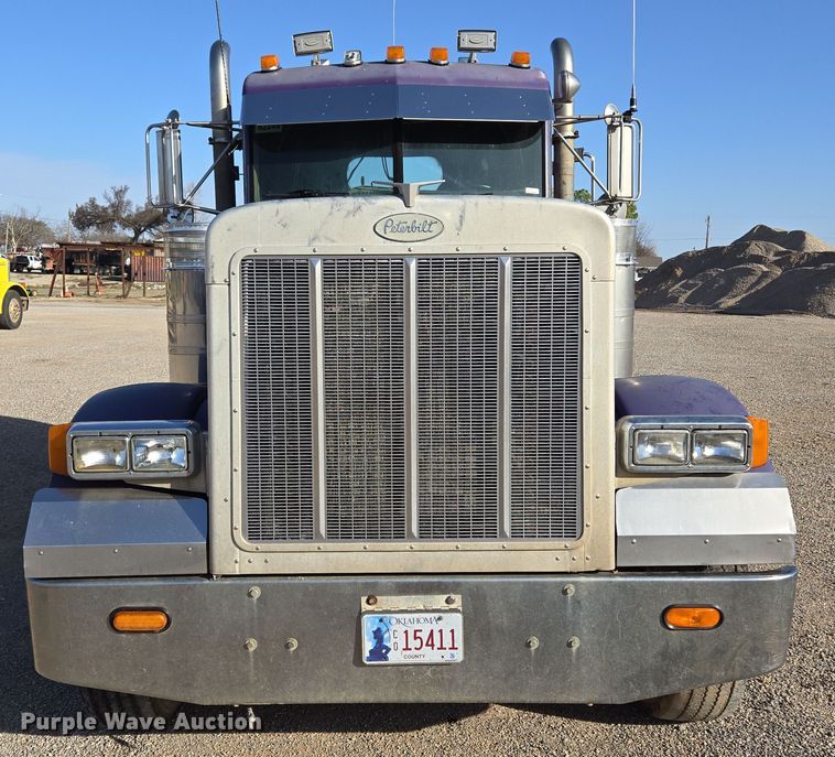 image for item EL5693 1999 Peterbilt 379 semi truck
