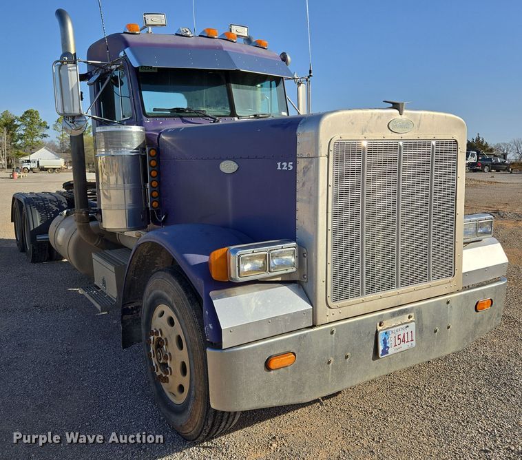 image for item EL5693 1999 Peterbilt 379 semi truck