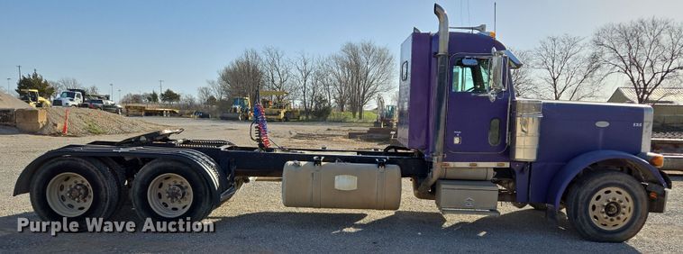 image for item EL5693 1999 Peterbilt 379 semi truck