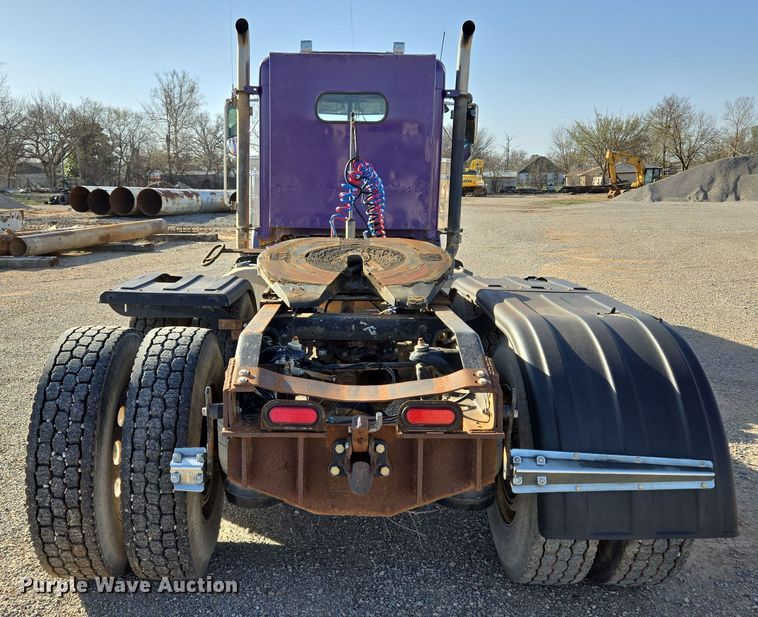 image for item EL5693 1999 Peterbilt 379 semi truck