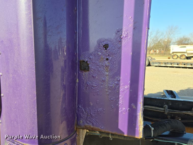 image for item EL5693 1999 Peterbilt 379 semi truck