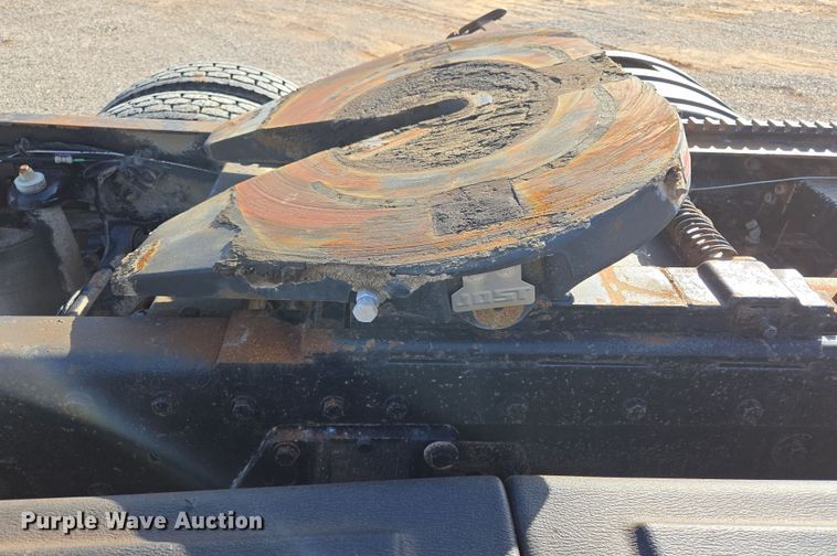 image for item EL5693 1999 Peterbilt 379 semi truck