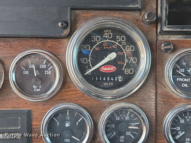 image for item EL5693 1999 Peterbilt 379 semi truck