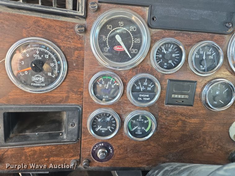 image for item EL5693 1999 Peterbilt 379 semi truck
