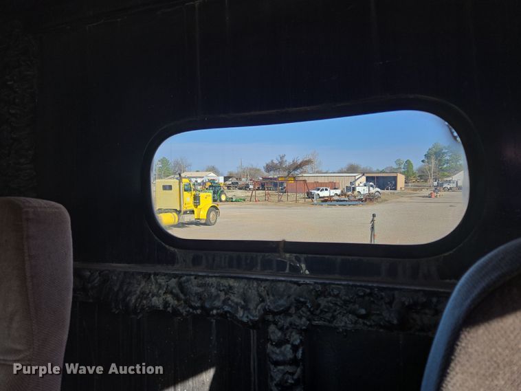 image for item EL5693 1999 Peterbilt 379 semi truck