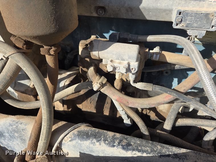 image for item EL5693 1999 Peterbilt 379 semi truck