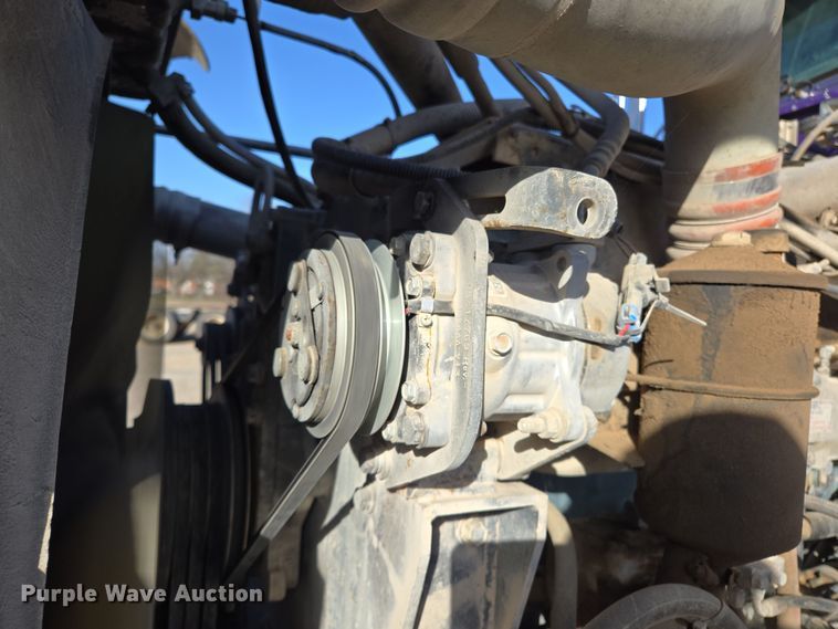 image for item EL5693 1999 Peterbilt 379 semi truck