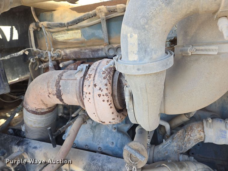 image for item EL5693 1999 Peterbilt 379 semi truck