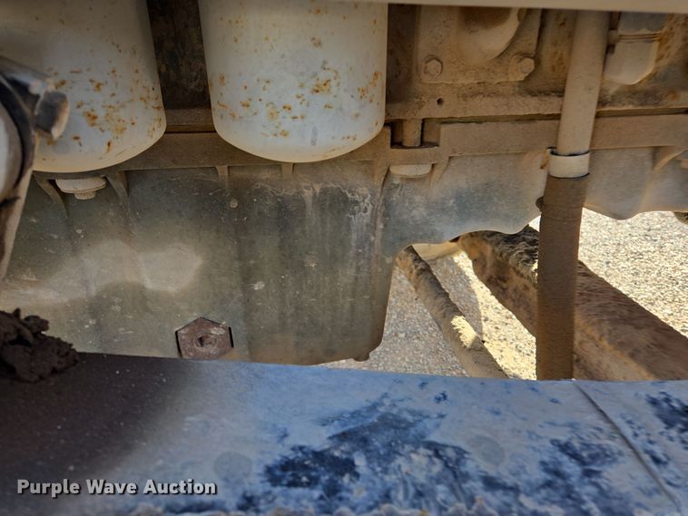 image for item EL5693 1999 Peterbilt 379 semi truck