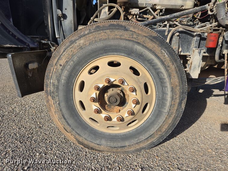 image for item EL5693 1999 Peterbilt 379 semi truck