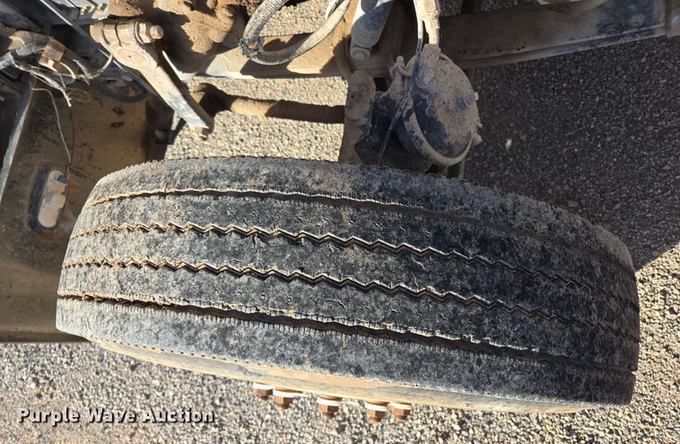 image for item EL5693 1999 Peterbilt 379 semi truck