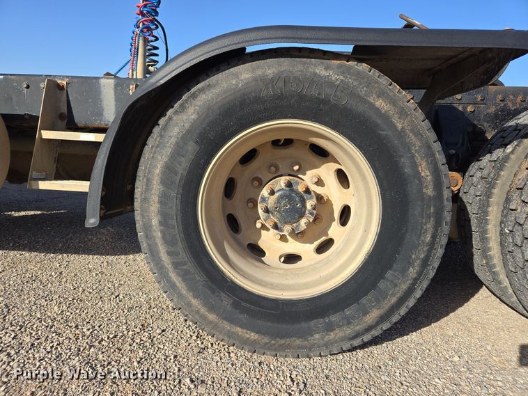 image for item EL5693 1999 Peterbilt 379 semi truck