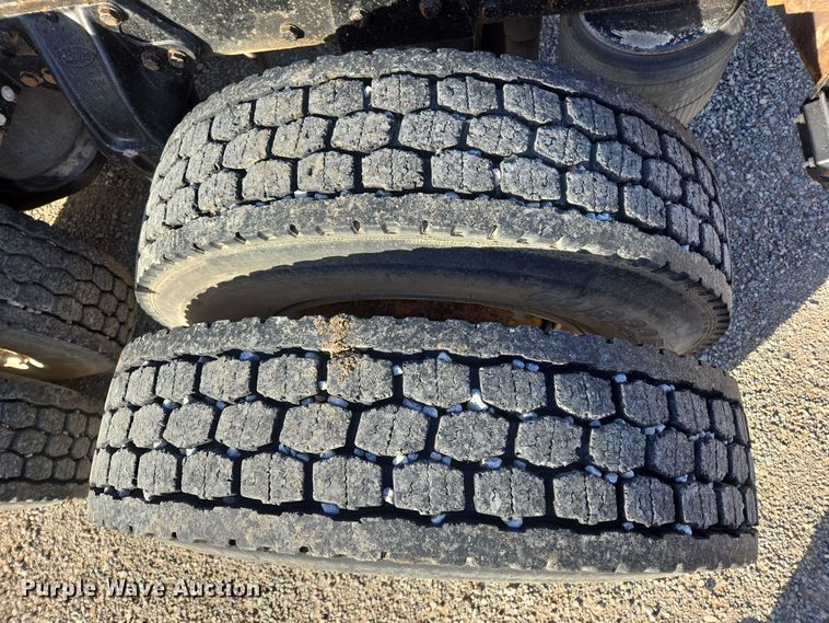 image for item EL5693 1999 Peterbilt 379 semi truck