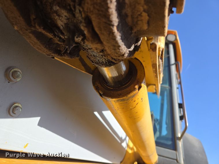 image for item EL5694 2003 John Deere 310SG backhoe