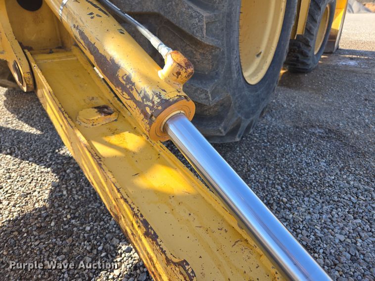 image for item EL5694 2003 John Deere 310SG backhoe