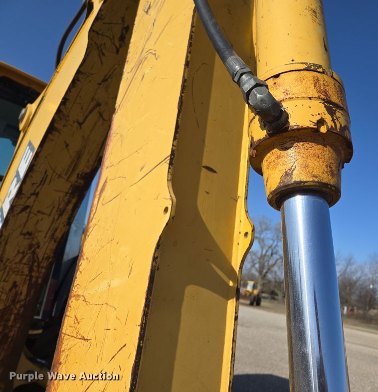 image for item EL5694 2003 John Deere 310SG backhoe