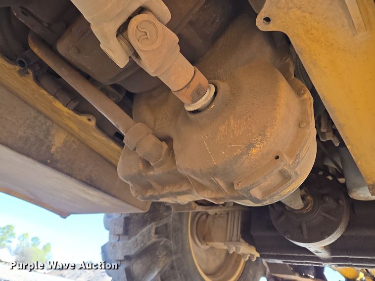 image for item EL5694 2003 John Deere 310SG backhoe