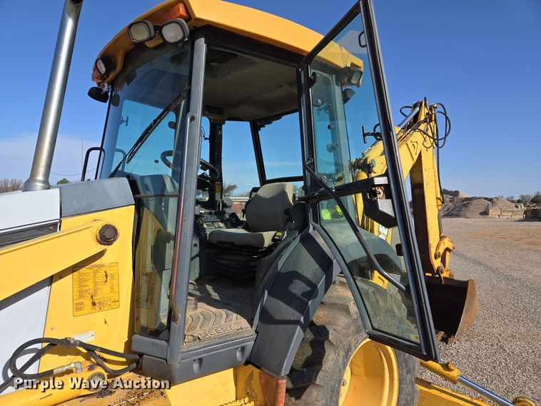 image for item EL5694 2003 John Deere 310SG backhoe