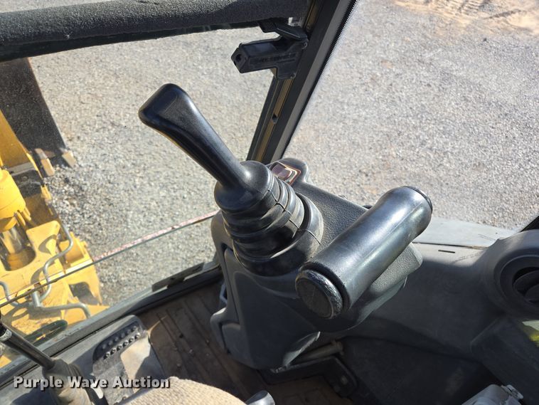 image for item EL5694 2003 John Deere 310SG backhoe