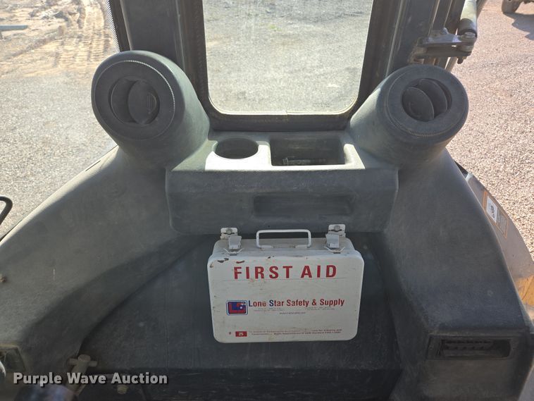 image for item EL5694 2003 John Deere 310SG backhoe