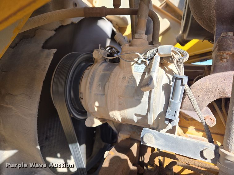 image for item EL5694 2003 John Deere 310SG backhoe