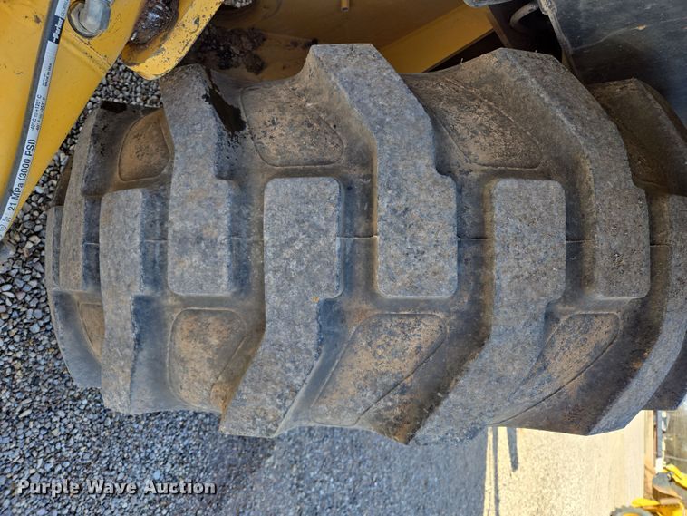 image for item EL5694 2003 John Deere 310SG backhoe