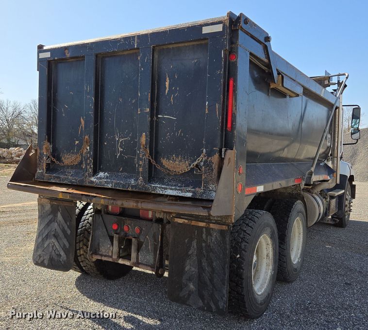 image for item EL5695 2014 Freightliner 114SD dump truck