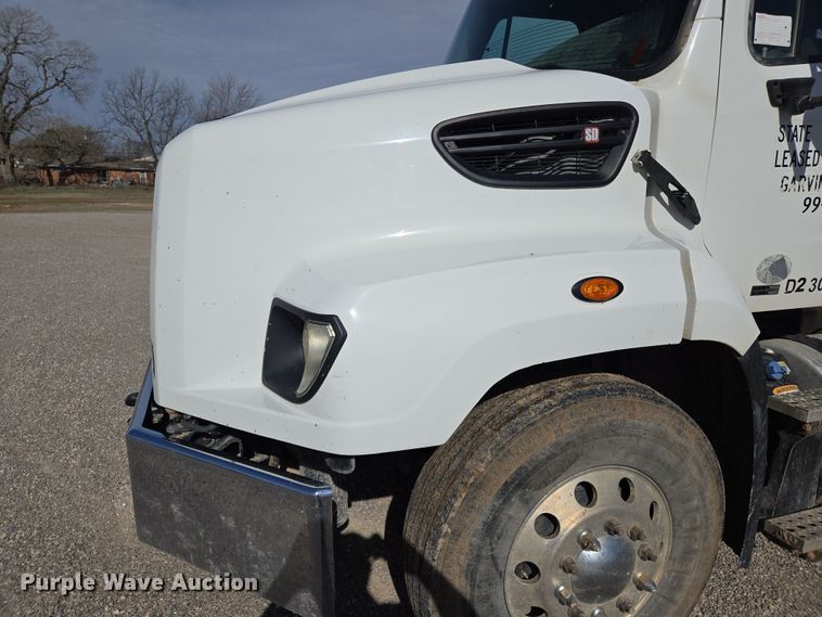 image for item EL5695 2014 Freightliner 114SD dump truck