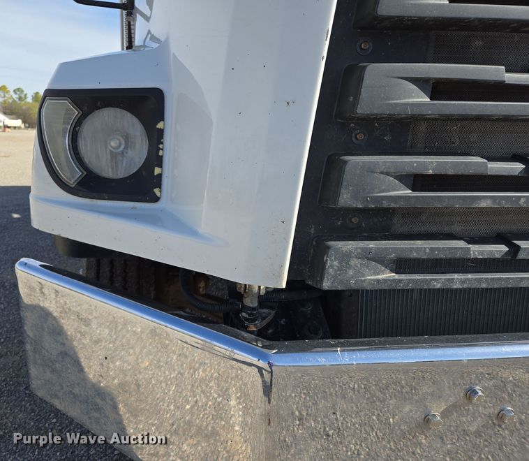 image for item EL5695 2014 Freightliner 114SD dump truck