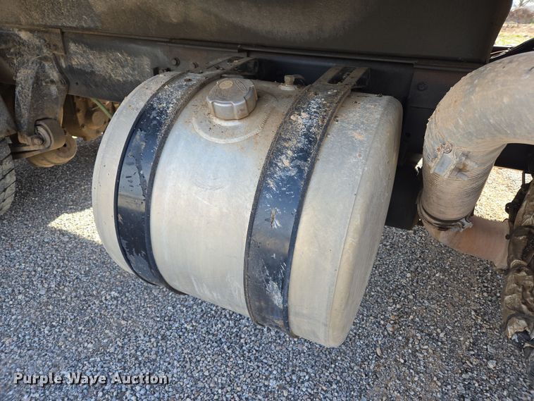 image for item EL5695 2014 Freightliner 114SD dump truck