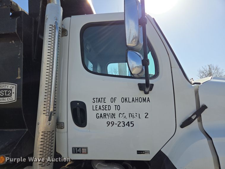 image for item EL5695 2014 Freightliner 114SD dump truck