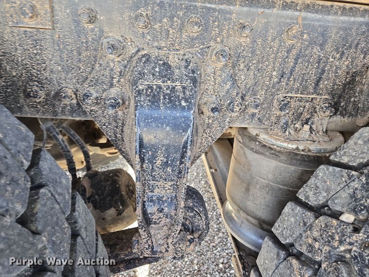 image for item EL5695 2014 Freightliner 114SD dump truck