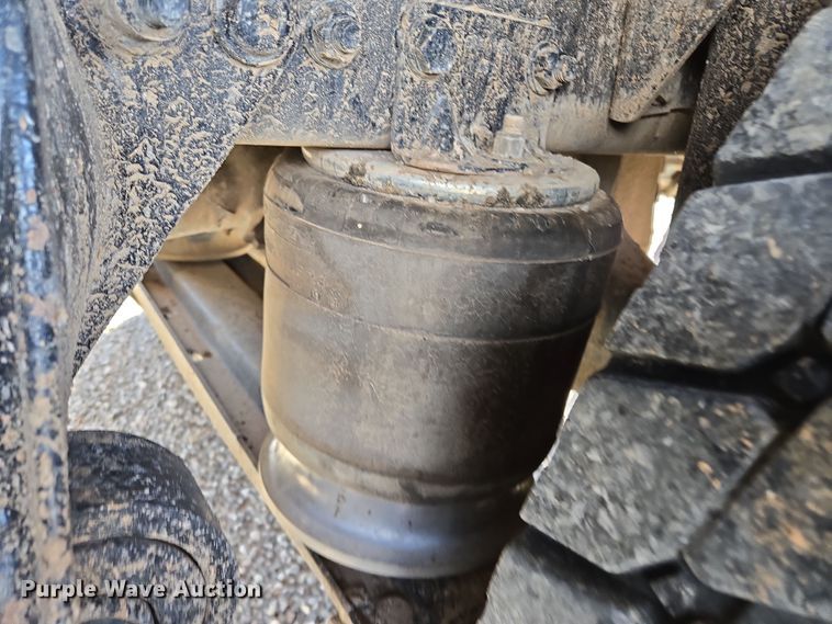 image for item EL5695 2014 Freightliner 114SD dump truck