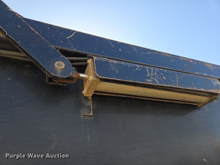 image for item EL5695 2014 Freightliner 114SD dump truck