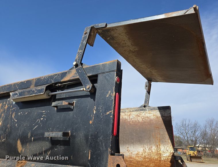 image for item EL5695 2014 Freightliner 114SD dump truck