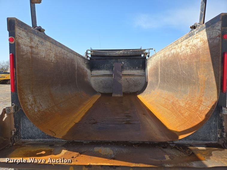 image for item EL5695 2014 Freightliner 114SD dump truck