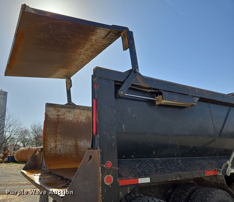 image for item EL5695 2014 Freightliner 114SD dump truck