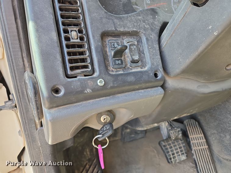 image for item EL5695 2014 Freightliner 114SD dump truck