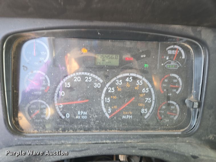 image for item EL5695 2014 Freightliner 114SD dump truck